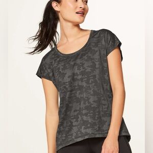 Lululemon Miles Ahead Short Sleeve (Camo) Deep Camo size 10